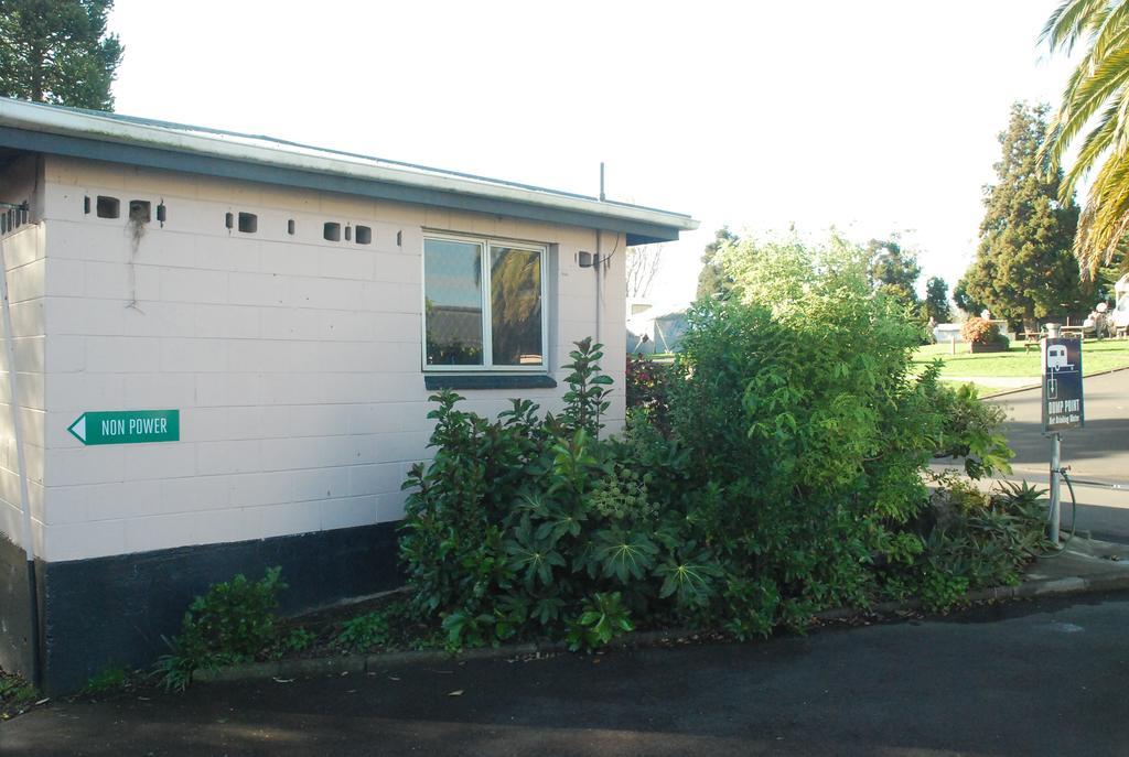 Avondale Motor Park Hotel Auckland Exterior photo