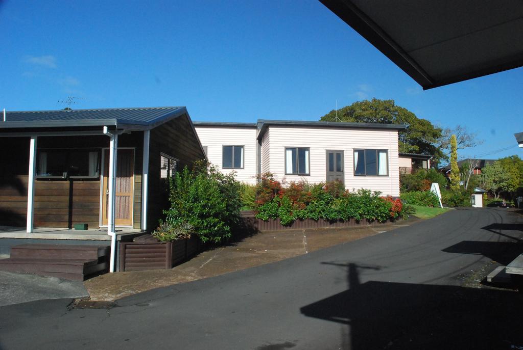 Avondale Motor Park Hotel Auckland Exterior photo