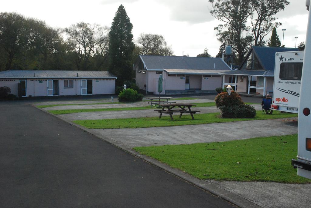 Avondale Motor Park Hotel Auckland Exterior photo