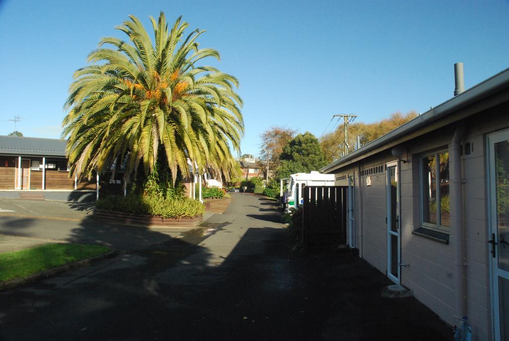 Avondale Motor Park Hotel Auckland Exterior photo