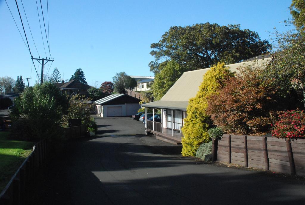 Avondale Motor Park Hotel Auckland Exterior photo