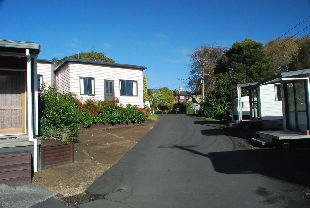 Avondale Motor Park Hotel Auckland Exterior photo