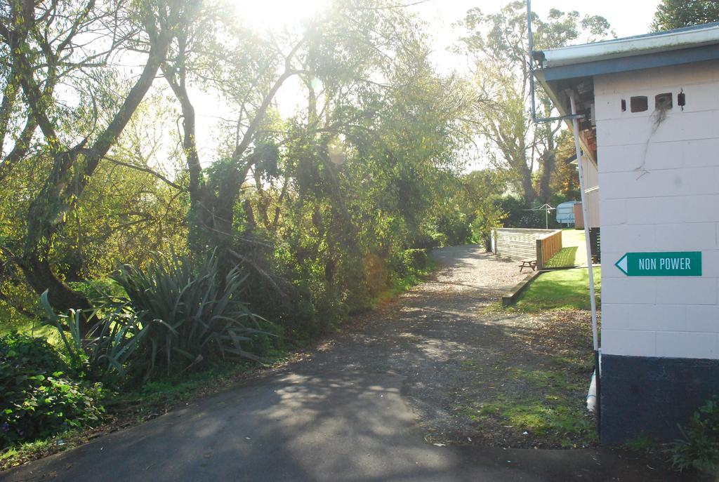 Avondale Motor Park Hotel Auckland Exterior photo