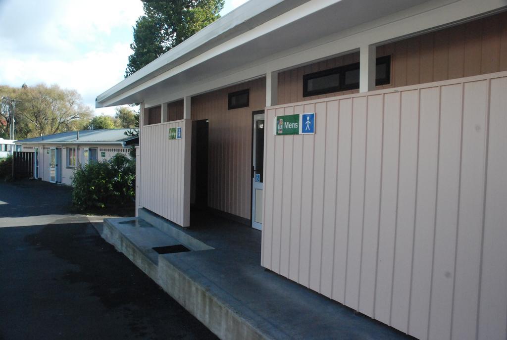 Avondale Motor Park Hotel Auckland Exterior photo