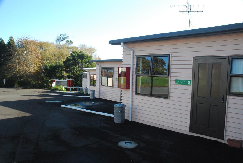Avondale Motor Park Hotel Auckland Exterior photo
