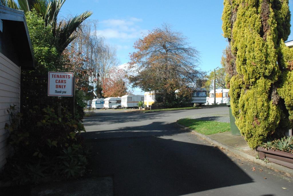 Avondale Motor Park Hotel Auckland Exterior photo
