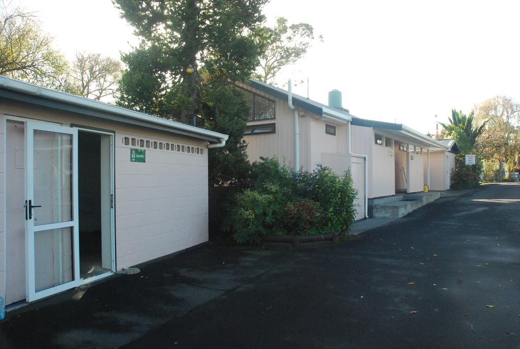 Avondale Motor Park Hotel Auckland Exterior photo