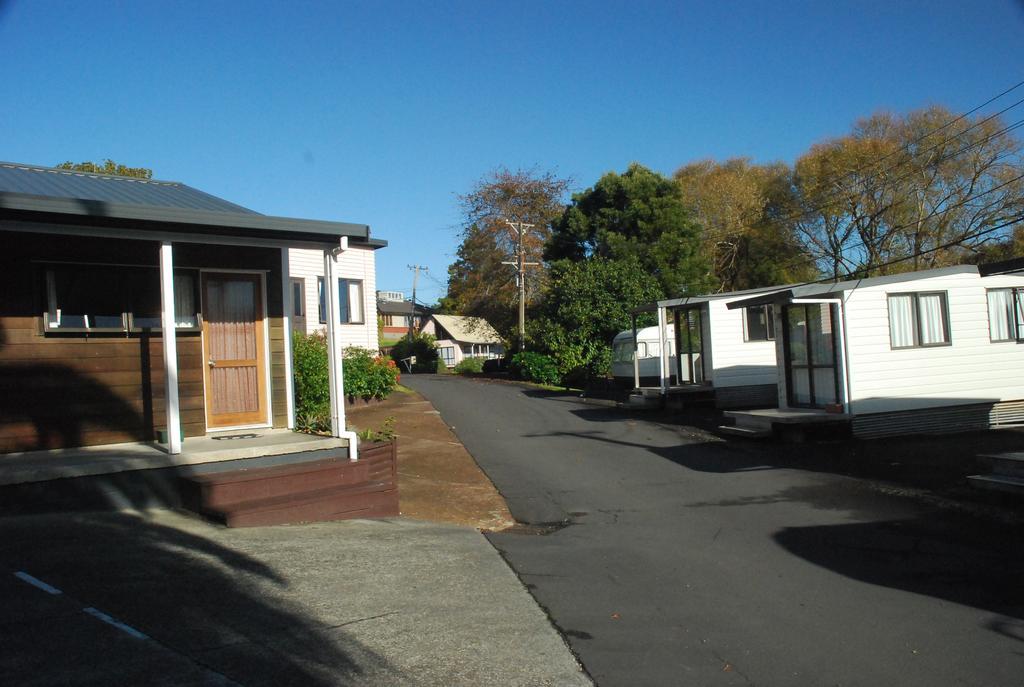 Avondale Motor Park Hotel Auckland Exterior photo